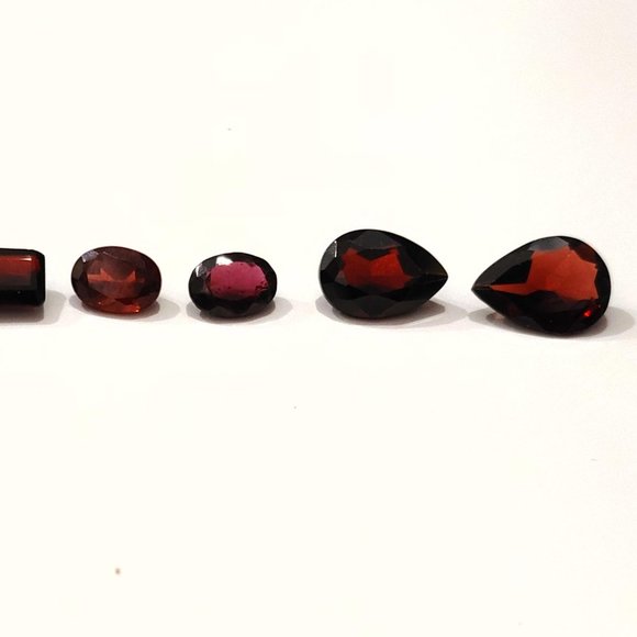 Garnet Precious Stones - Picture 1 of 2